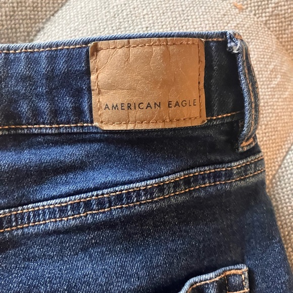 American Eagle Mom stretch Jean 12 - Picture 3 of 7